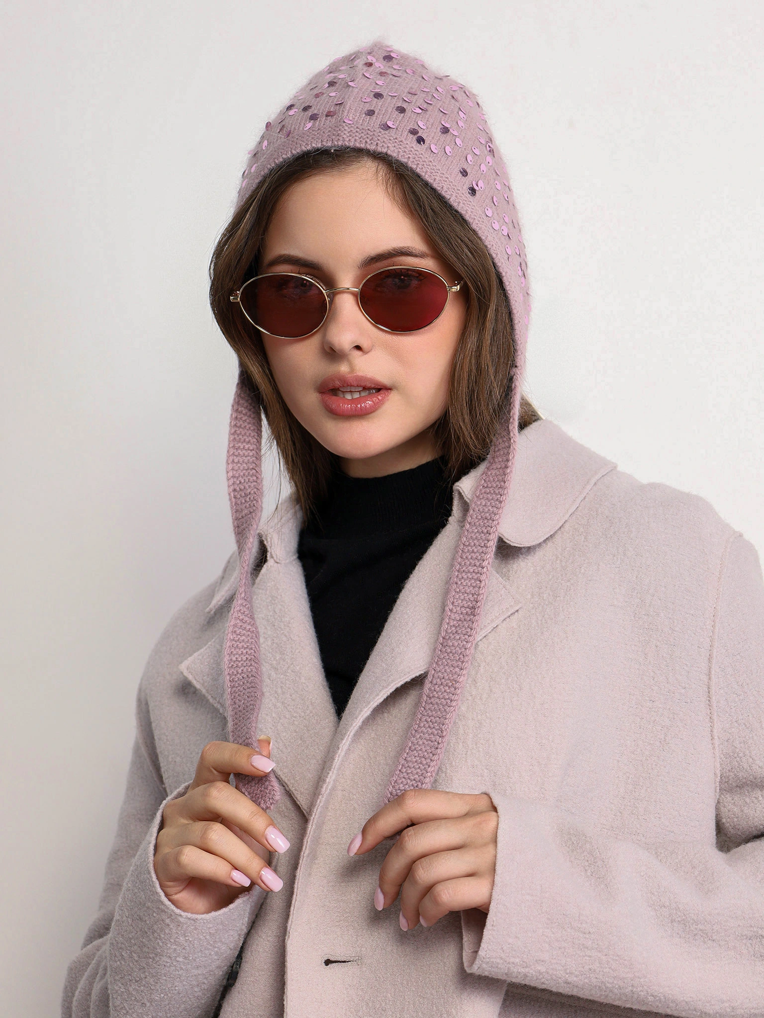 Шапка-чепчик с пайетками в ассортименте